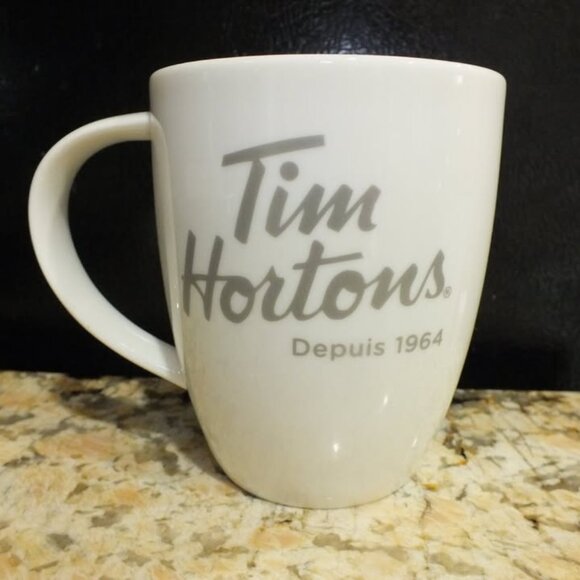 Tim Hortons Limited Edition Mug Green Inside - Picture 2 of 4